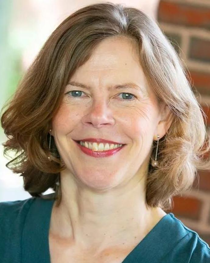 headshot of Alison Simmons